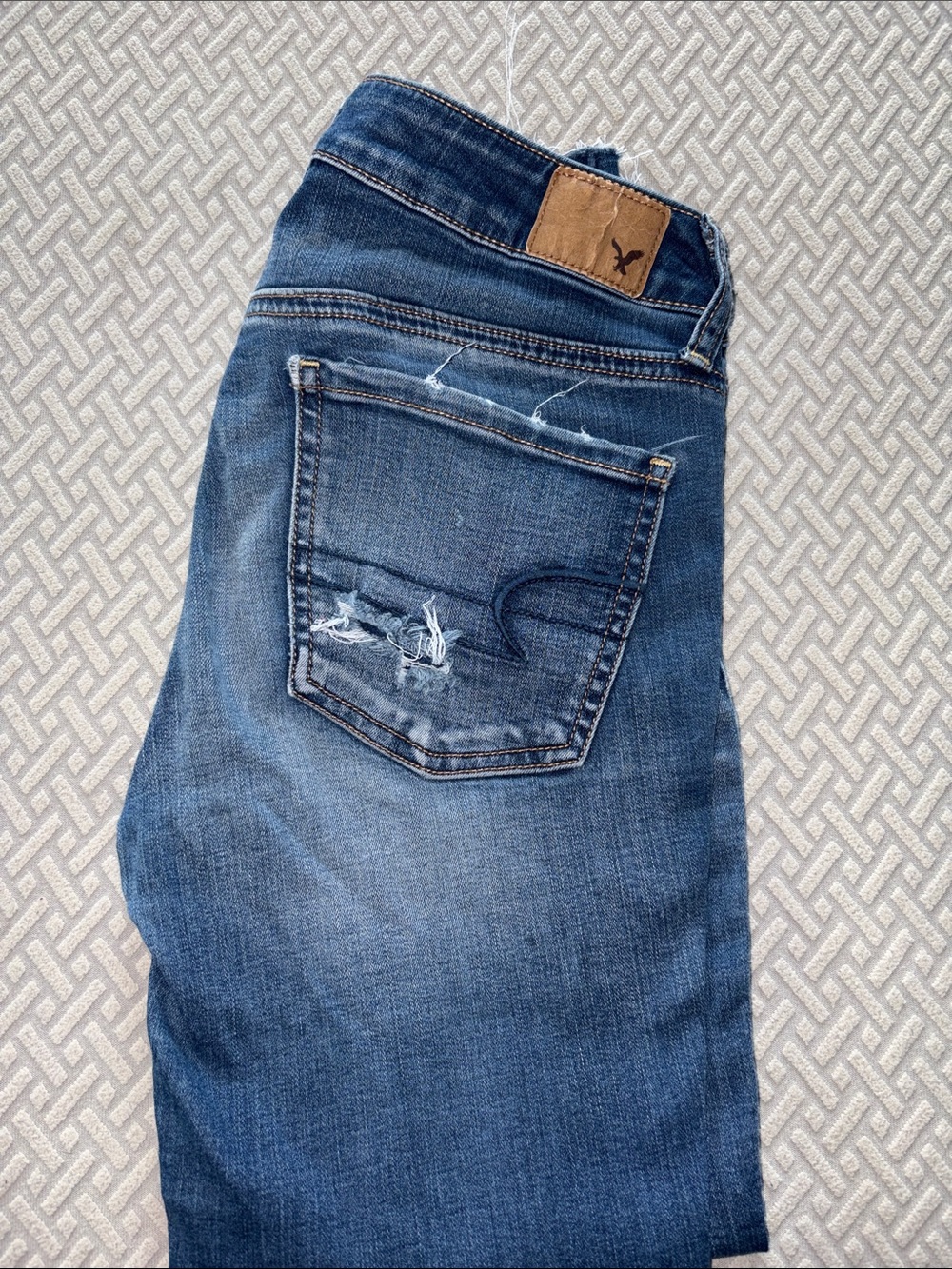 Women’s American Eagle skinny jegging Blue Distressed Jeans